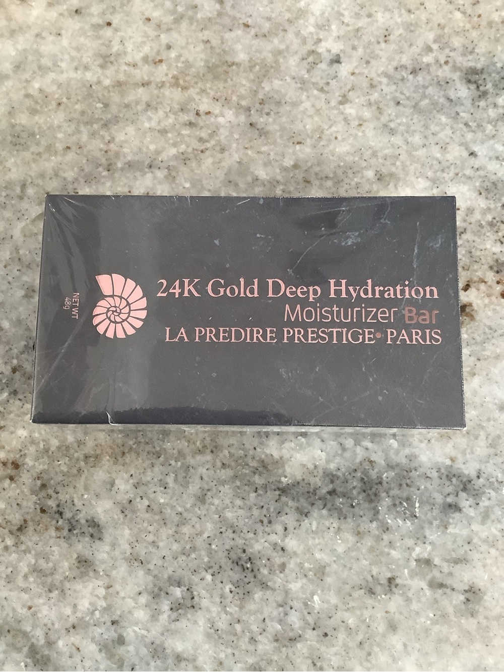 La Predire Prestige 24K Gold Deep Hydration Moisturizer Bar - Black & Pink